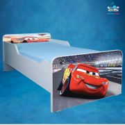 Pat pentru copii 2-8 ani Cars, cu saltea inclusa de 140x70 Cm Ptv3562
