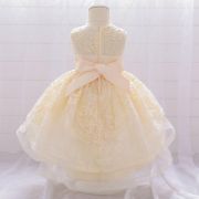 Rochita eleganta ivoire cu trena mbt1939xz-3-de
