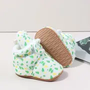 Cizmulite albe cu imprimeu verde si galben chbmb4195-2-ci2