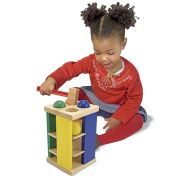 Turnul din lemn cu ciocan si bile melissa and doug md3559