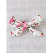 Rochita roz cu imprimeu cu trandafirasi pe fond alb mdtu15-r1