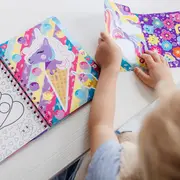Carticica cu activitati si abtibilduri - unicorn