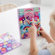 Carticica cu activitati si abtibilduri - unicorn