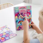Carticica cu activitati si abtibilduri - unicorn