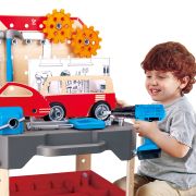 Jucarie din lemn - Banc de lucru pentru service si reparatii auto (71 piese)