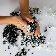 Spuma de modelat playfoam pluffle&trade; twist -  alb si negru