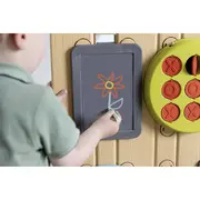 Perete de activitati smoby life 6 in 1 cu 29 accesorii hubs7600840301
