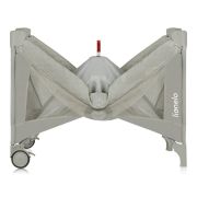 Patut pliant, Lionelo, Flower, Cu doua nivele, Cu arcada, Geanta transport, Masuta de infasat, Bara cu jucarii, Fereastra laterala, 120x60 cm, Conform cu standardele europeane de securitate EN 716 si EN12221, Cappuccino BYNLO-FLOWER_CAPPUCCINO