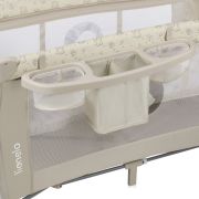 Patut pliant, Lionelo, Sven Plus, 120x60 cm, Cu doua nivele, Cu arcada jucarii, masuta de infasat, vibratii, melodii, conform cu standardele europeane de securitate EN716 si EN12221, Bej Latte BYNLO-SVEN_PLUS_BEIGE_LATTE