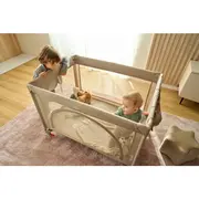 Patut pliant, Lionelo, Laura, 102 x 74 cm, Cu doua nivele, Functie de tarc, Cu roti, Include salteluta si geanta de transport, Pereti din plasa, Deschidere laterala, Pana la 15 kg, 0 luni +, Roz BYNLO-LAURA_PINK_NUDE