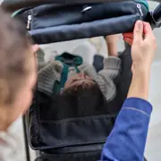 Carucior sport, Lionelo, Mira, Maner reglabil in 5 pozitii, Spatar si suport de picioare reglabile, Plasa de tantari si suport biberon incluse, Pana la 22 kg, 6 luni+, Conform cu EN1888-1, EN1888-2, Testare SGS, Bej BYNLO-MIRA_BEIGE_SAND