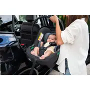 Scoica auto, Lionelo, i-Size Astrid, Include baza Isofix, 0-13 Kg, 40-87 cm, Cu maner si capotina reglabile, Cu protectie laterala avansata, Salteluta confortabila, Testat ADAC, Conform cu R129, Verde BYNLO-ASTRID_I-SIZE_GREEN+BASE_BLACK
