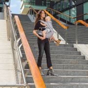 Marsupiu ergonomic multifunctional Chicco Hip Seat cu suport pentru sold, HazelWood (Crem). luni+ CHC79147-8_HAZELWOOD