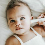 Dispozitiv de curatare, Fridababy, Multifunctional, Cu 4 capete, Pentru unghii, mucoasa nazala, urechi si alte parti ale corpului, Reutilizabil, 0 luni+ BYNFRI13