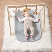Saltea de infasat, Nattou, Softy, Moale, Utilizabil si fara husa, Design ergonomic, Spuma PU, 70x50x10 cm, Fara BPA, 0 luni+, Gri BYN145046