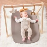 Saltea de infasat, Nattou, Softy, Moale, Utilizabil si fara husa, Design ergonomic, Spuma PU, 70x50x10 cm, Fara BPA, 0 luni+, Taupe BYN145077