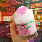 Lumanare parfumata 160g Strawberry Daiquiri Piped Candle, Bomb Cosmetics