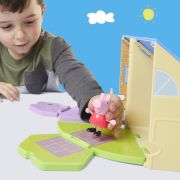 PEPPA PIG LOCUL DE JOACA APASA SI DESCHIDE AL LUI PEPPA VIVG0530
