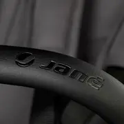 Carucior gemeni pliabil Twinside, Jane, Pliere rapida cu o mana, De la nastere pana la 22 Kg, Cu huse pentru ploaie, Spatare independente, Cu suspensii, Conform cu EN 1888-2:2018+A1:2023, Coal BYN8420421092460