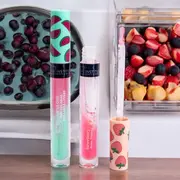 Set 2 luciu de buze cu aroma de capsuni si pepene verde 26029, IDC Institute, 7 ml