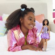 BARBIE FASHIONISTAS PAPUSA BARBIE BRUNETA CU ROCHIE MOV CU PAIETE VIVMTHYT92