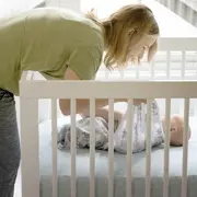 Ingenuity - set 2 sisteme de infasare swaddle me 0-3 luni, colectia monogram, born free bbb17381-071