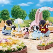 Figurine sylvanian families-pinguini cu masinuta sf5695