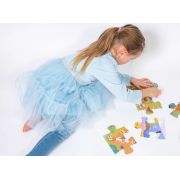 Joc educational pentru copii, tip puzzle On the trip cu 2 fete, KuKiKuk Efko, 24 piese mari, carton gros, animatii colorate haioase, o fata pentru colorat, dimensiune montare 68x47 cm, varsta 2-6 ani