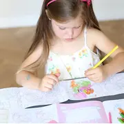 Carte de colorat si trasat linii pentru copii Banana Panda I Love Coloring, imagini cu Zane, 12 ilustratii de trasare si colorare, 2 imagini panoramice, 2 carti tip acordeon, 96 cm lungime SOLBP50162