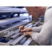 Marker permanent Edding 2000C, corp metalic, varf rotund, 1.5-3 mm, albastru BPTCED20003