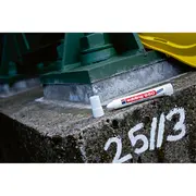Marker permanent Edding 950 Industrial, corp plastic, varf rotund, 10mm, alb BPTCED950049