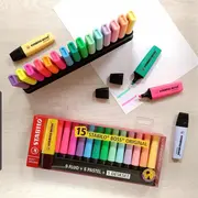 Textmarker Stabilo Boss Original, 15 culori/set, 9 culori fluorescente, 6 culori pastelate, cu suport de birou BPTCSW70150B