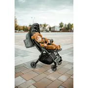 Carucior sport, Lionelo, Julie One, De la nastere, Greutate redusa, Cu accesorii, Cadru din aluminiu, 0-22 kg, Pliere compacta pentru avion, Conform cu standardele europene de securitate EN1888-1 si EN1888-2, Negru BYNLO-JULIE_ONE_BLACK