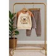 Costumas baietei "the boss" cu bluza cu ursulet si pantaloni trmbf3418