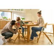 Scaun de masa multifunctional Celia, Lionelo, Din lemn de fag, 6 luni- adult, Reglabil pe inaltime, Spatar lat, Sezut ergonomic, Tavita silicon, Suport de picioare reglabil, Greutate maxima 90 Kg, Alb/Natural BYNLO-CELIA_WHITE_NATURAL_WOOD