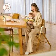 Scaun de masa multifunctional Celia, Lionelo, Din lemn de fag, 6 luni- adult, Reglabil pe inaltime, Spatar lat, Sezut ergonomic, Tavita silicon, Suport de picioare reglabil, Greutate maxima 90 Kg, Gri BYNLO-CELIA_GREY_WOOD