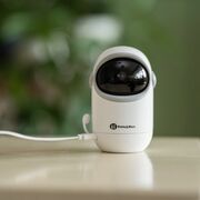 Video monitor, Petite&Mars, Eve 5.0, Ecran HD, Autonomie baterie pana la 16 ore, Raza de actiune 300m, Suport pentru pana la 4 camere, Comunicare bidirectionala, 8 melodii, Activare VOX la voce, Alb BYN680045