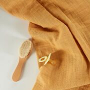 Onino - muselina multifunctionala din bumbac 100% organic, hug.me, honey gold, x1 bucata, 120 x 120 cm, certificata gots bbbcdsw001