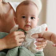 Onino - muselina multifunctionala din bumbac 100% organic, hug.me, serene green, x1 bucata, 120 x 120 cm, certificata gots bbbcdsw004