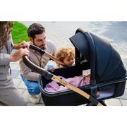 Carucior 3 in 1, Lionelo, Amber, Landou intarit, Scoica auto testata ADAC, Reversibil, Cu accesorii, Geanta parinti, Pana la 22 kg, Bej BYNLO-AMBER_3IN1_BEIGE_SAND