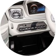 Masinuta electrica Chipolino SUV Mercedes EQG cu scaun din piele si roti EVA black HUBELJMBEQG01B