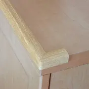 Protectie colturi mobila, din spuma, culoarea lemnului