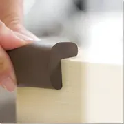 Protectie colturi mobila, maro