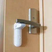 Blocator usa copii ,   sistem anti-deschidere usor de montat