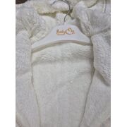 Salopeta ivoire tricotata groasa cu gluga pentru bebelusi – model iarna trmb4108