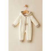 Salopeta ivoire tricotata groasa cu gluga pentru bebelusi – model iarna trmb4108