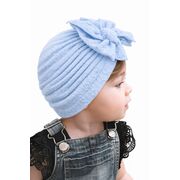 Caciulita bleu tip turban cu model din tesatura si funda aplicata amx-22032-5