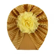 Caciulita galbena tip turban din catifea cu floare aplicata mdx-20153-4