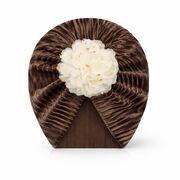 Caciulita maro tip turban din catifea cu floare aplicata mdx-20153-2