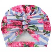 Caciulita tip turban inflorata cu dungi bleu si fundite in fata mbx-20021-3-ct2